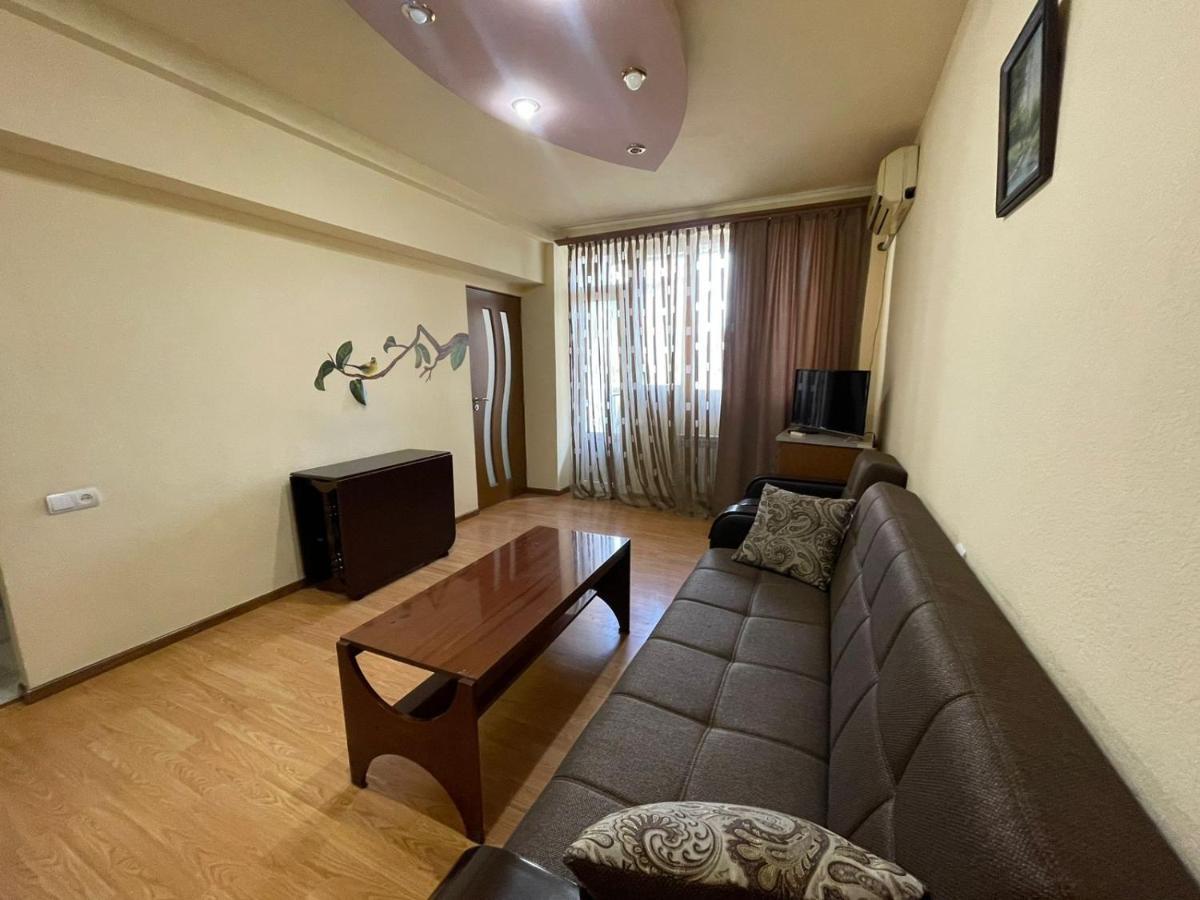 Apartment In Yerevan, Centre Exterior foto