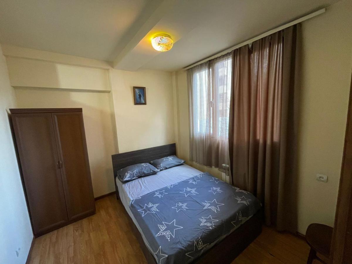 Apartment In Yerevan, Centre Exterior foto